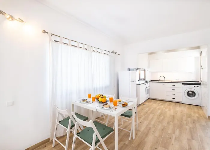 #011 T1 Libertos By Holidays