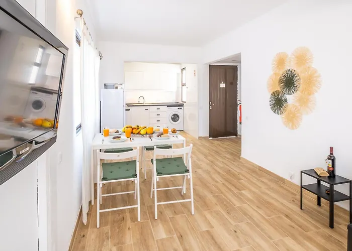 #011 T1 Libertos By Holidays