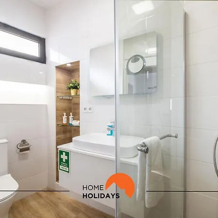 #011 T1 Libertos By Holidays *